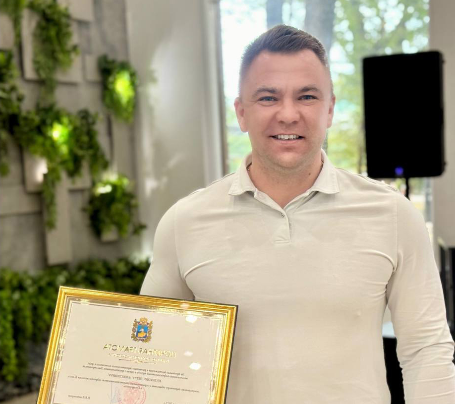 Сотрудники группы компаний «Империя» удостоены краевых наград ко Дню строителя 